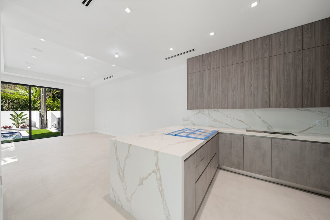 2710 S Le Jeune Road