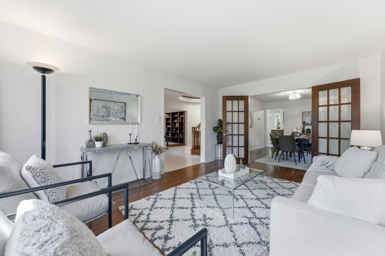 5211 Micmac Cres
