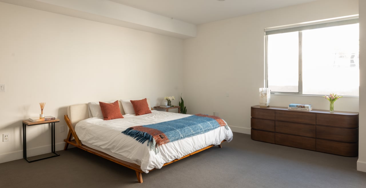 1250 N Harper Ave Unit: 411