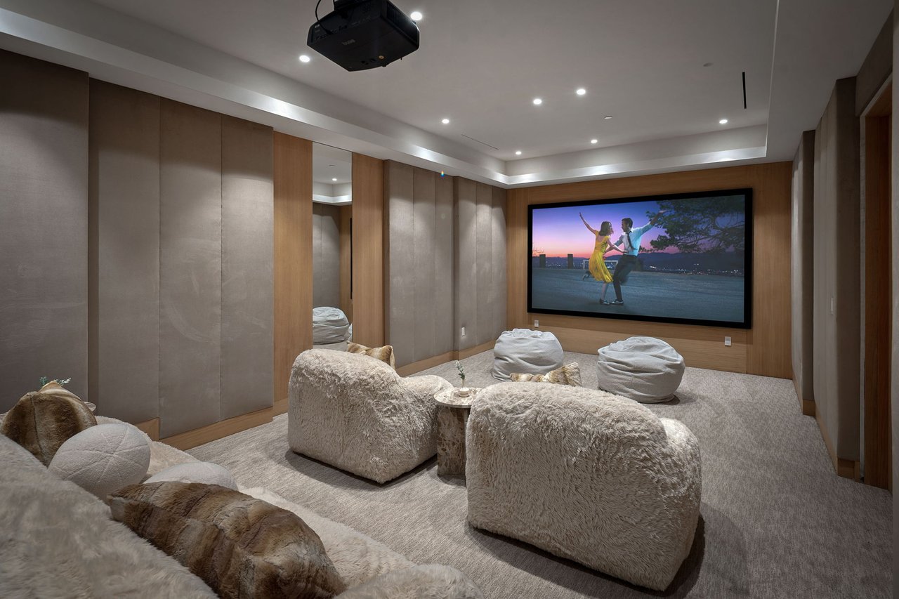 528 Marguerita Avenue