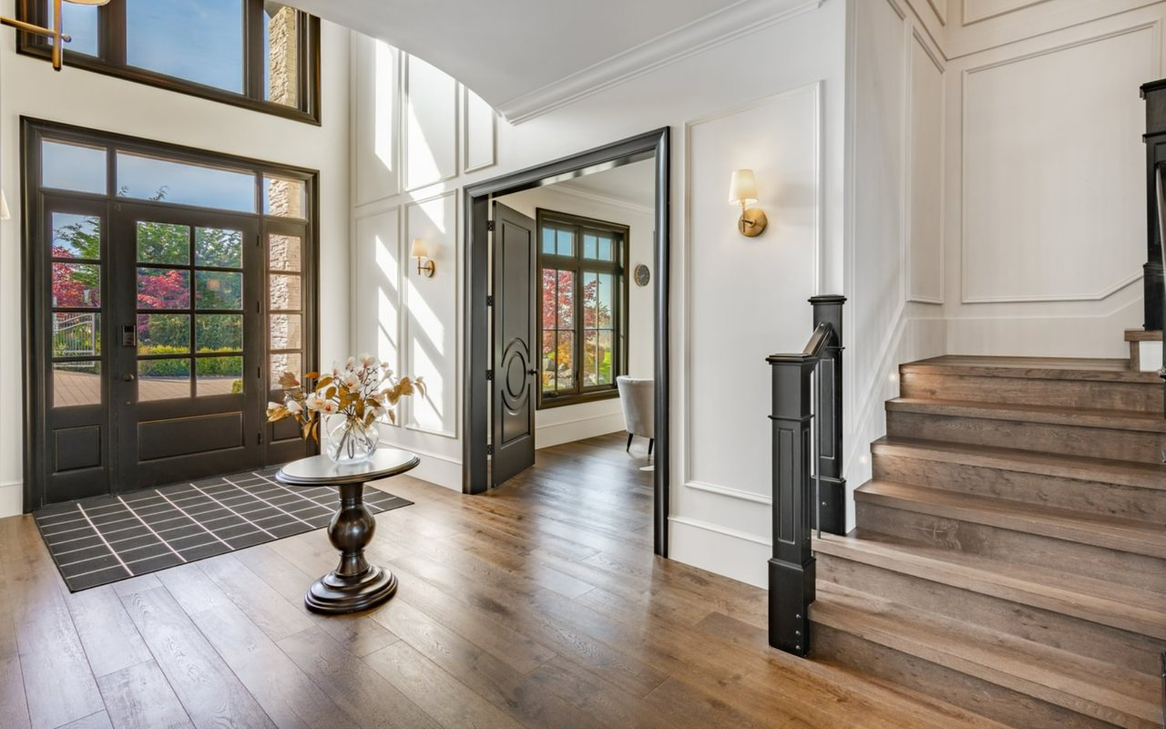 Bonds Cap Stellar Week/Month With Strongest Close