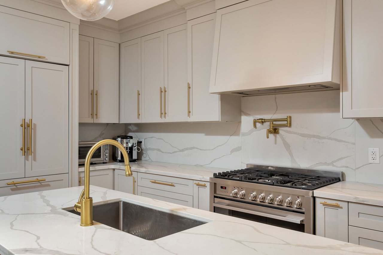 Lawrence Avenue & Blackcreek - Detached
