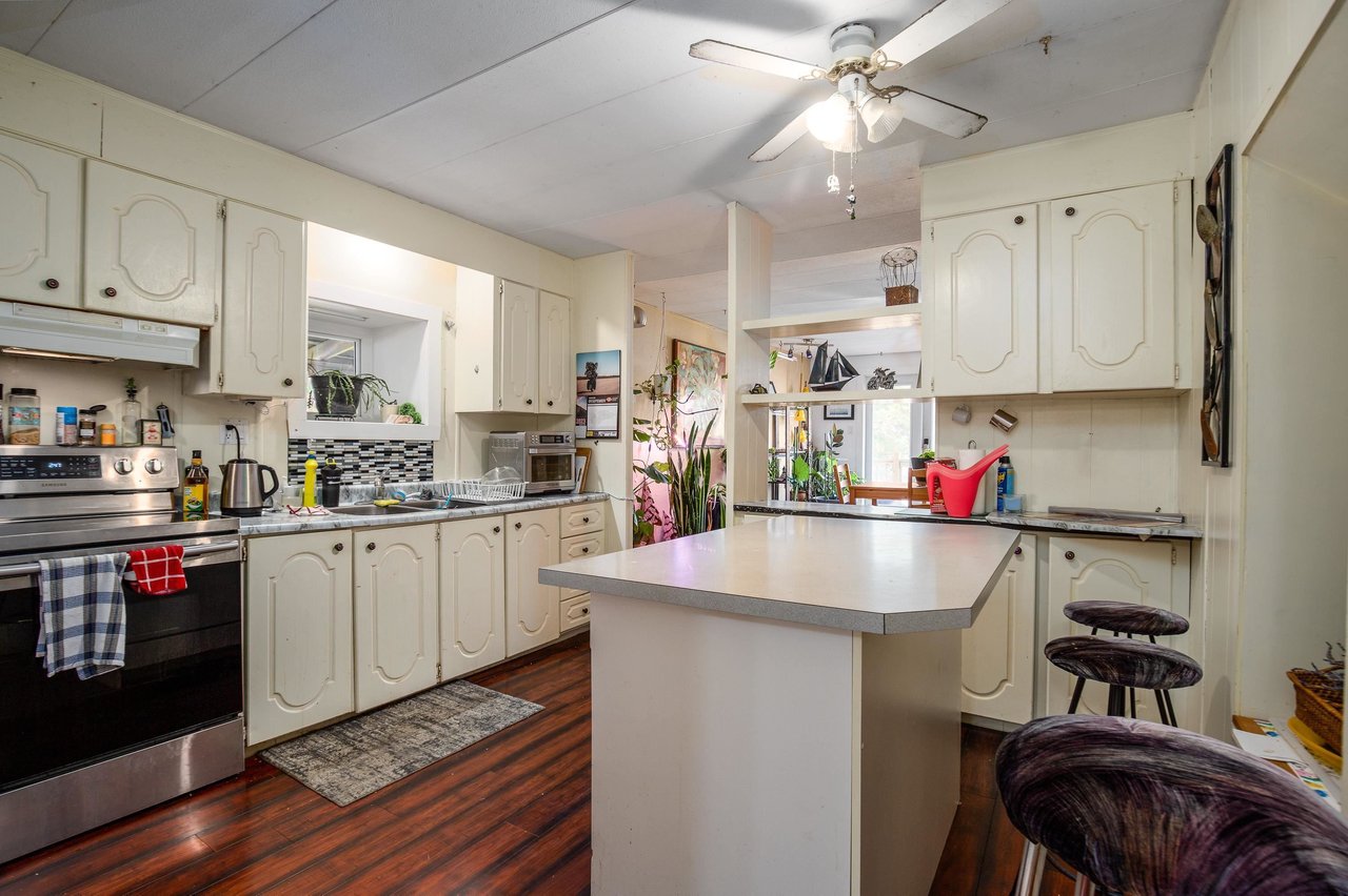 33 Bracken Park Wy