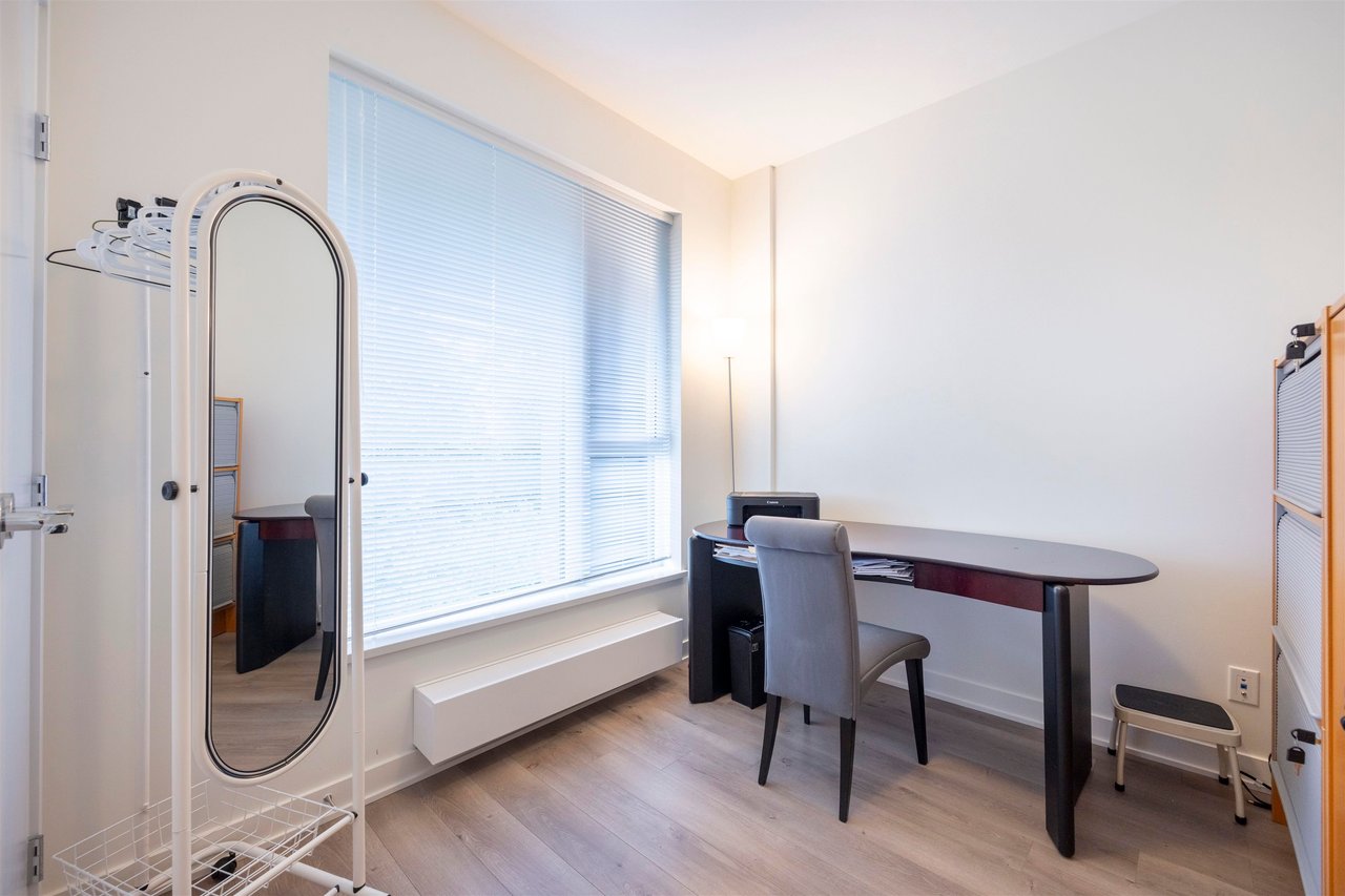 112-8850 University Cres