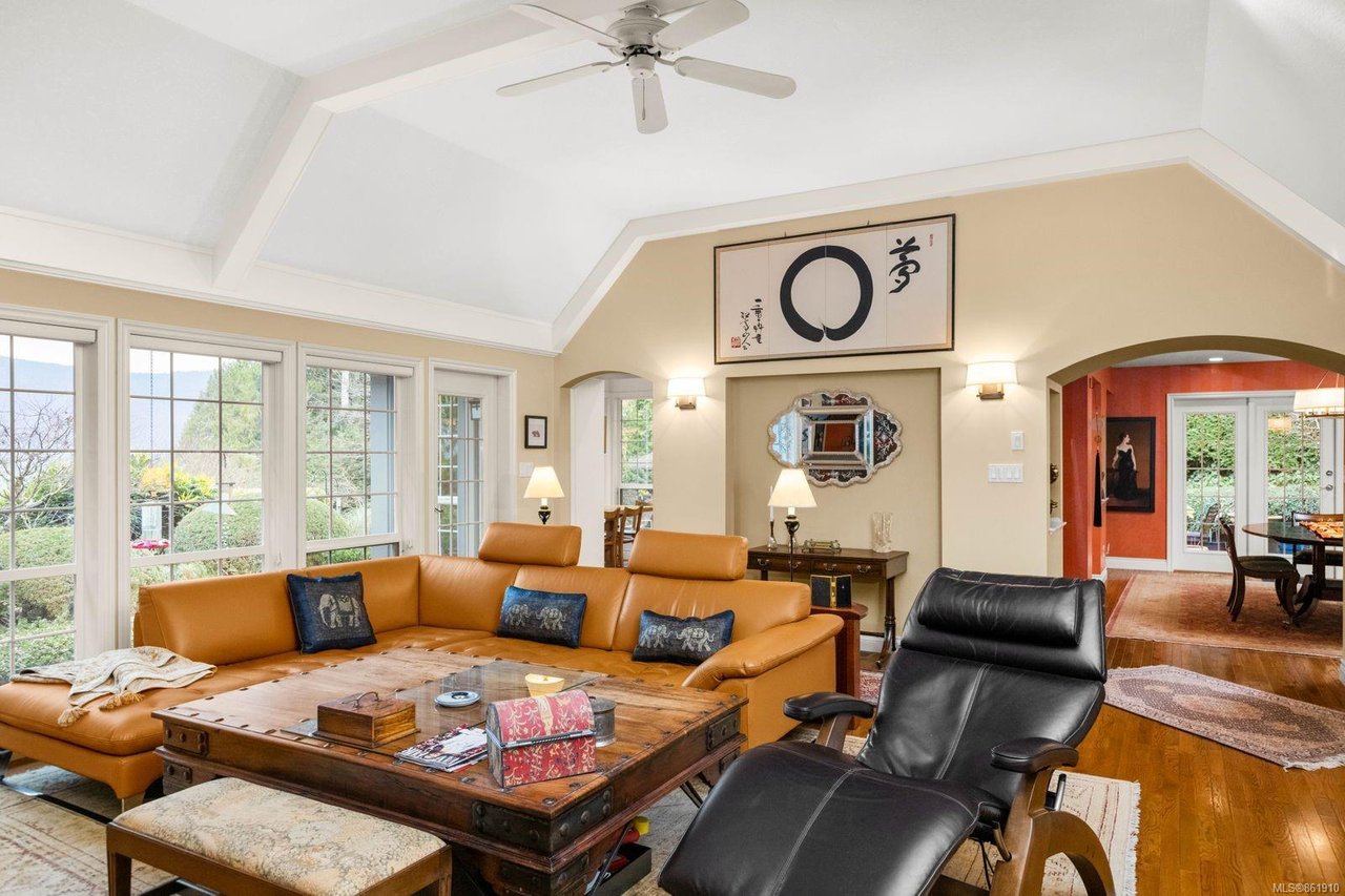 4349 Kingscote Rd, Cobble Hill