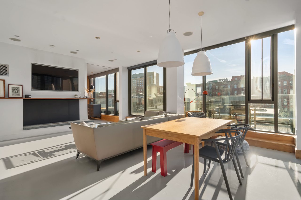 346 Congress St. Unit: 701