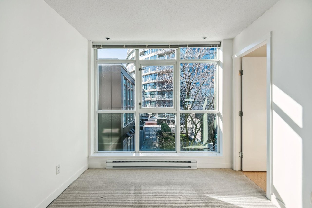307-429 W 2nd Ave