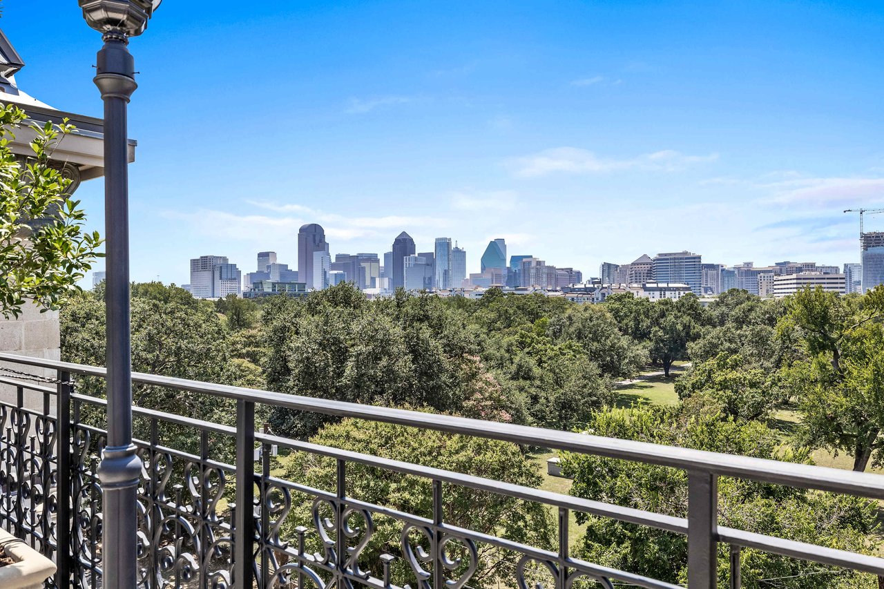 Parisian Townhouse in Dallas