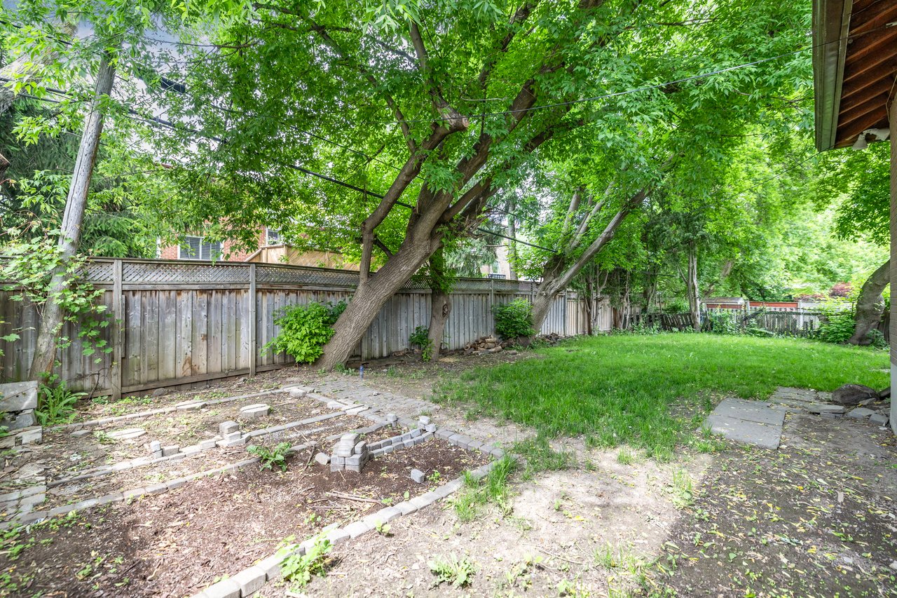 69 Marlin Crt, Newmarket