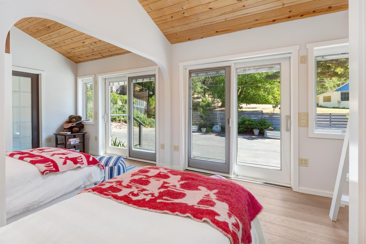 60 Oak Grove Avenue, Woodacre