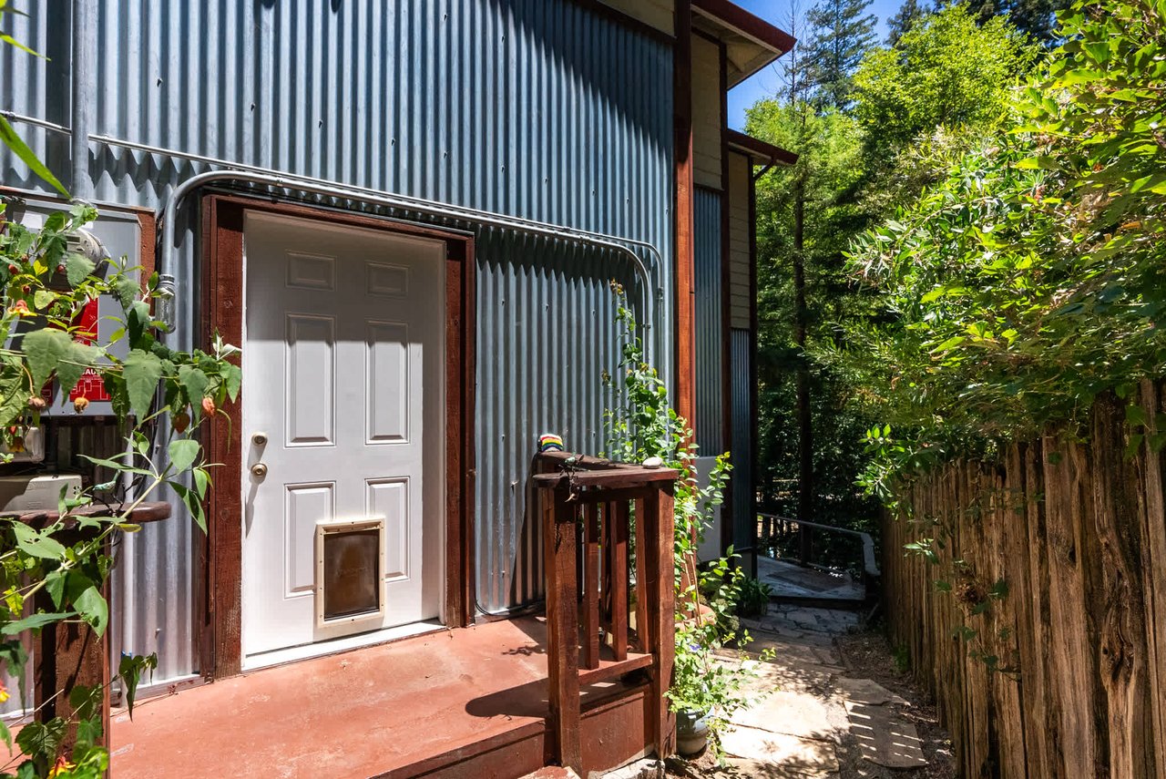 River View home with Modern Amenities