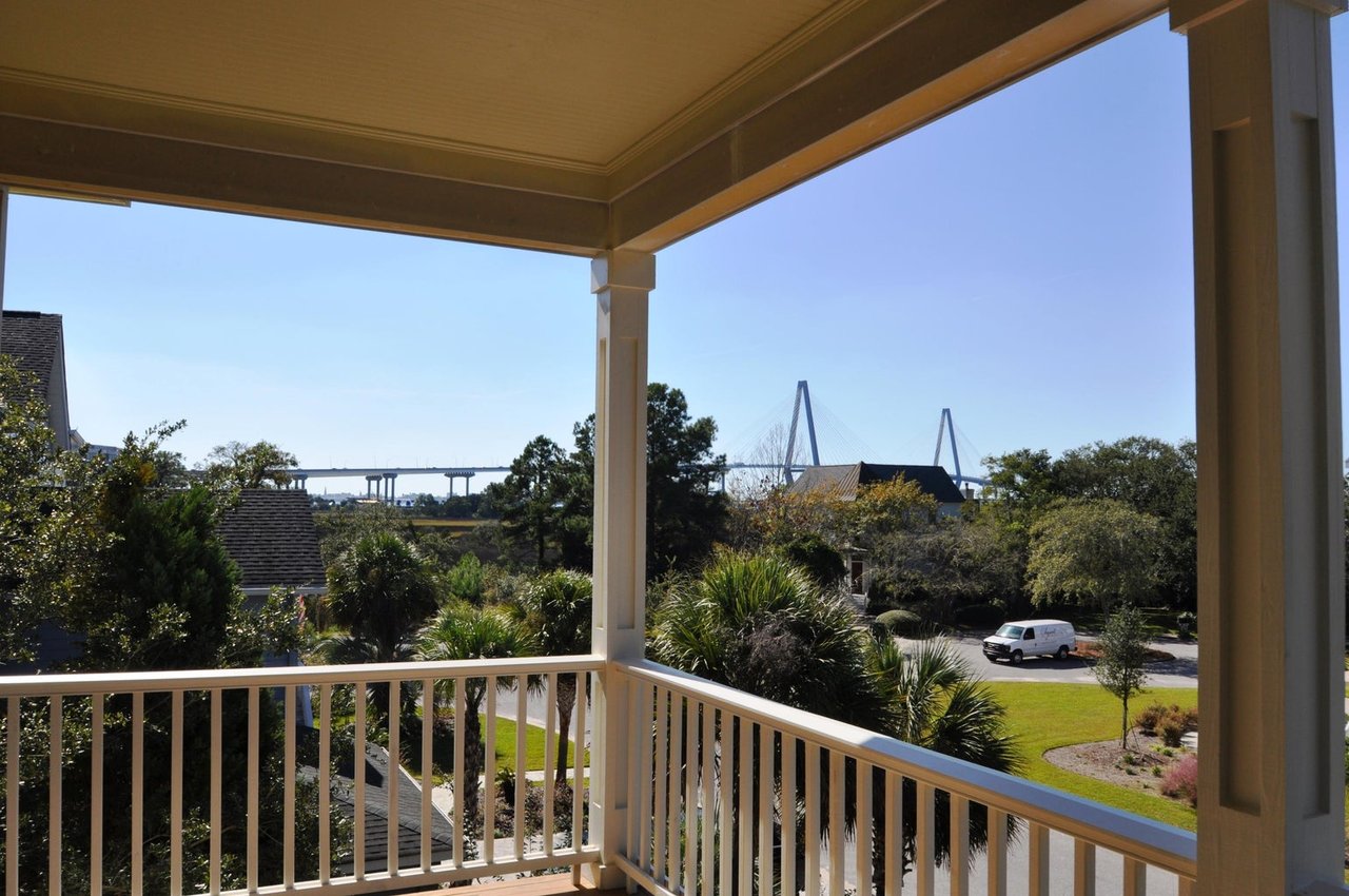 828 Bridge Point Circle