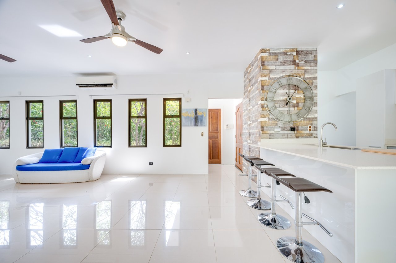 V-Iguana Finca Panamá | Large Property with Two Houses, Pool & Expansion Potential Near Tamarindo