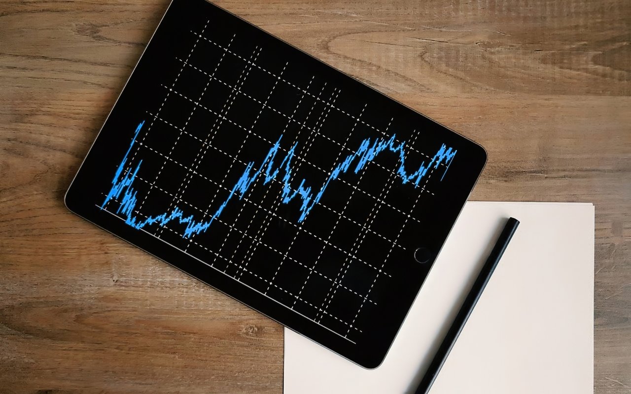 How to Navigate Real Estate Trends for Long-Term Gains