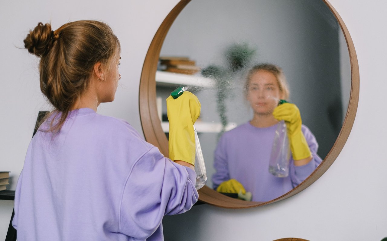 5 Cleaning Habits You Need To Break for Better Housekeeping