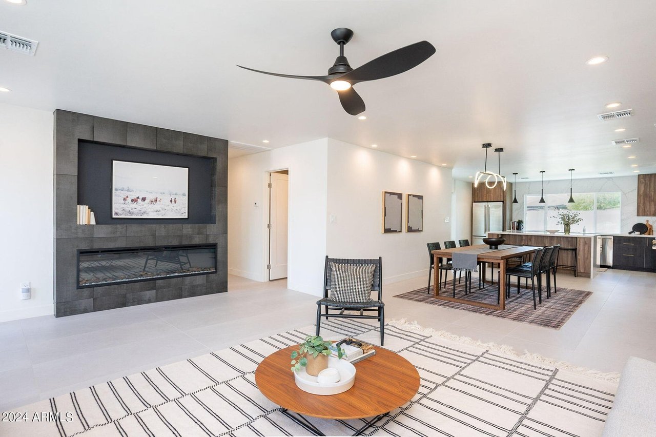 3016 N 84TH Place