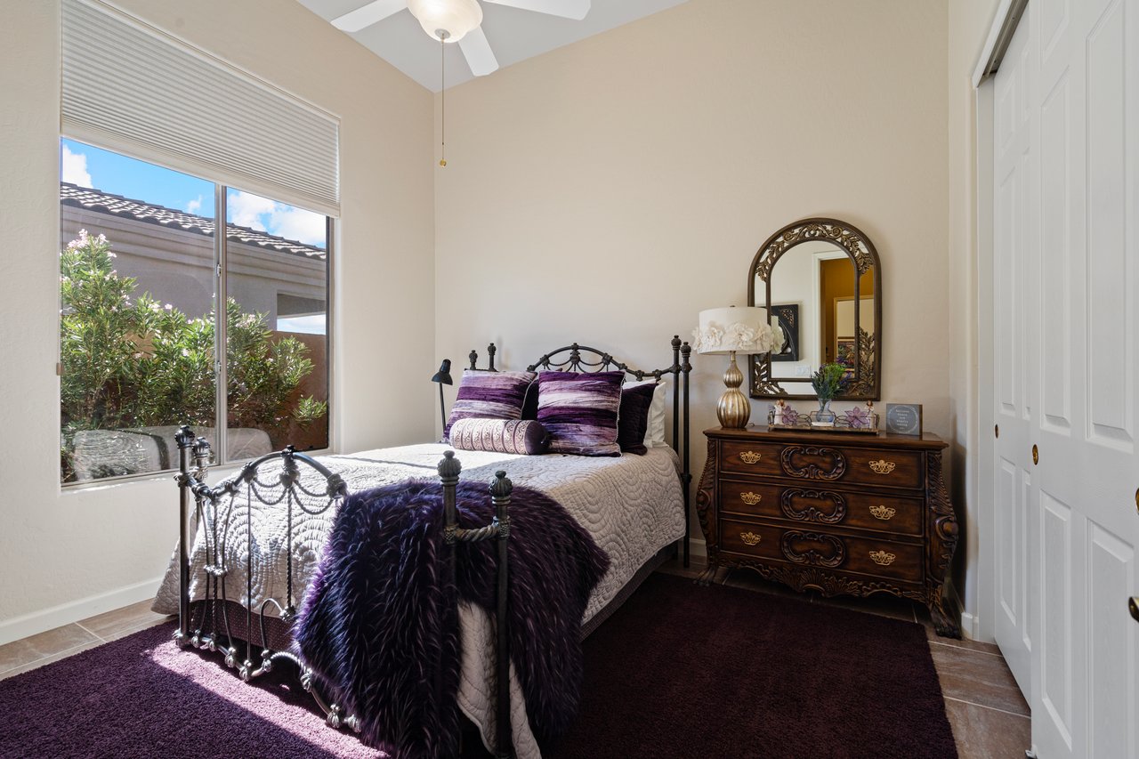 9812 E ROADRUNNER Drive