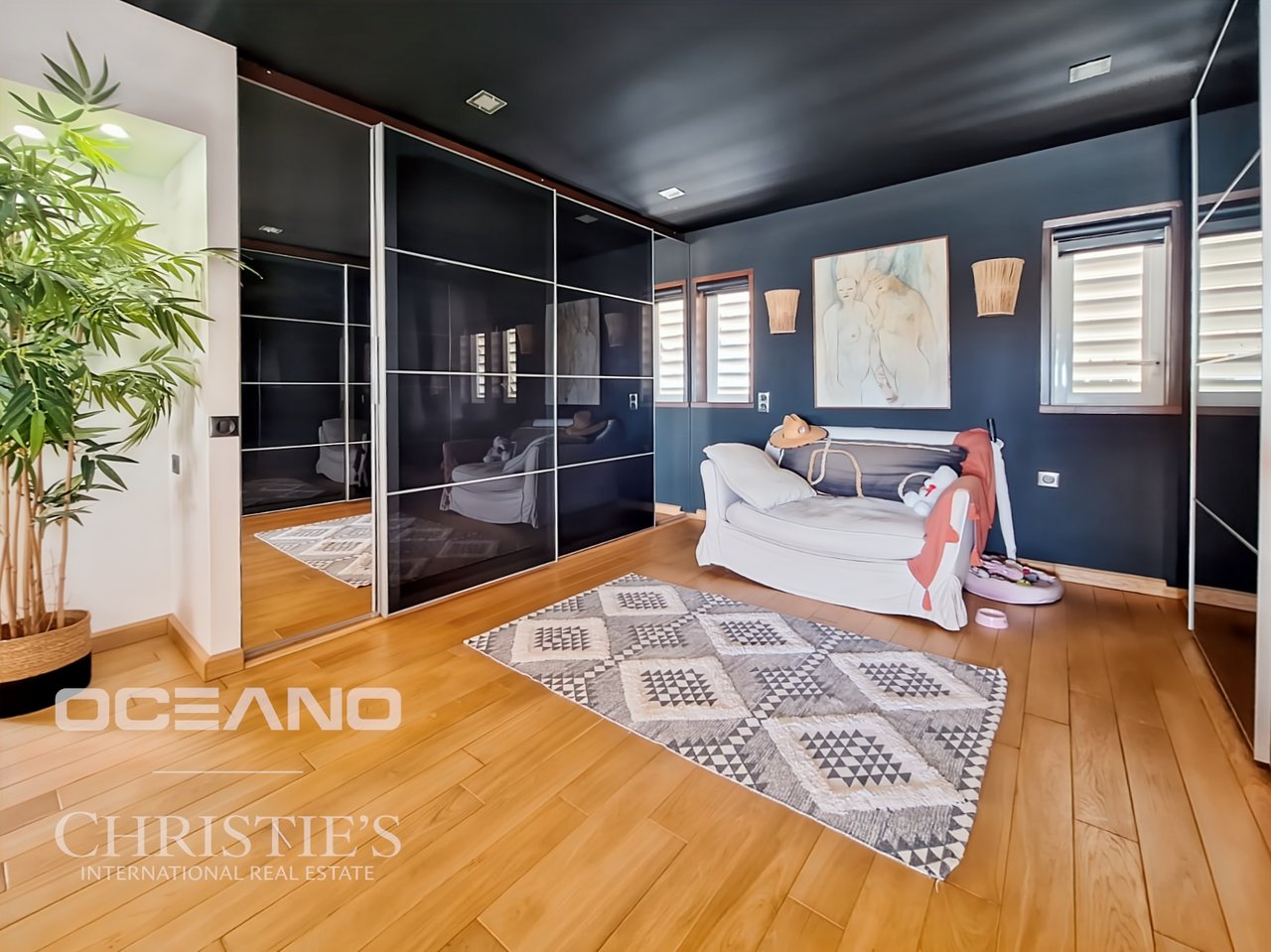 Magnificent sea-view villa + 3 bungalows