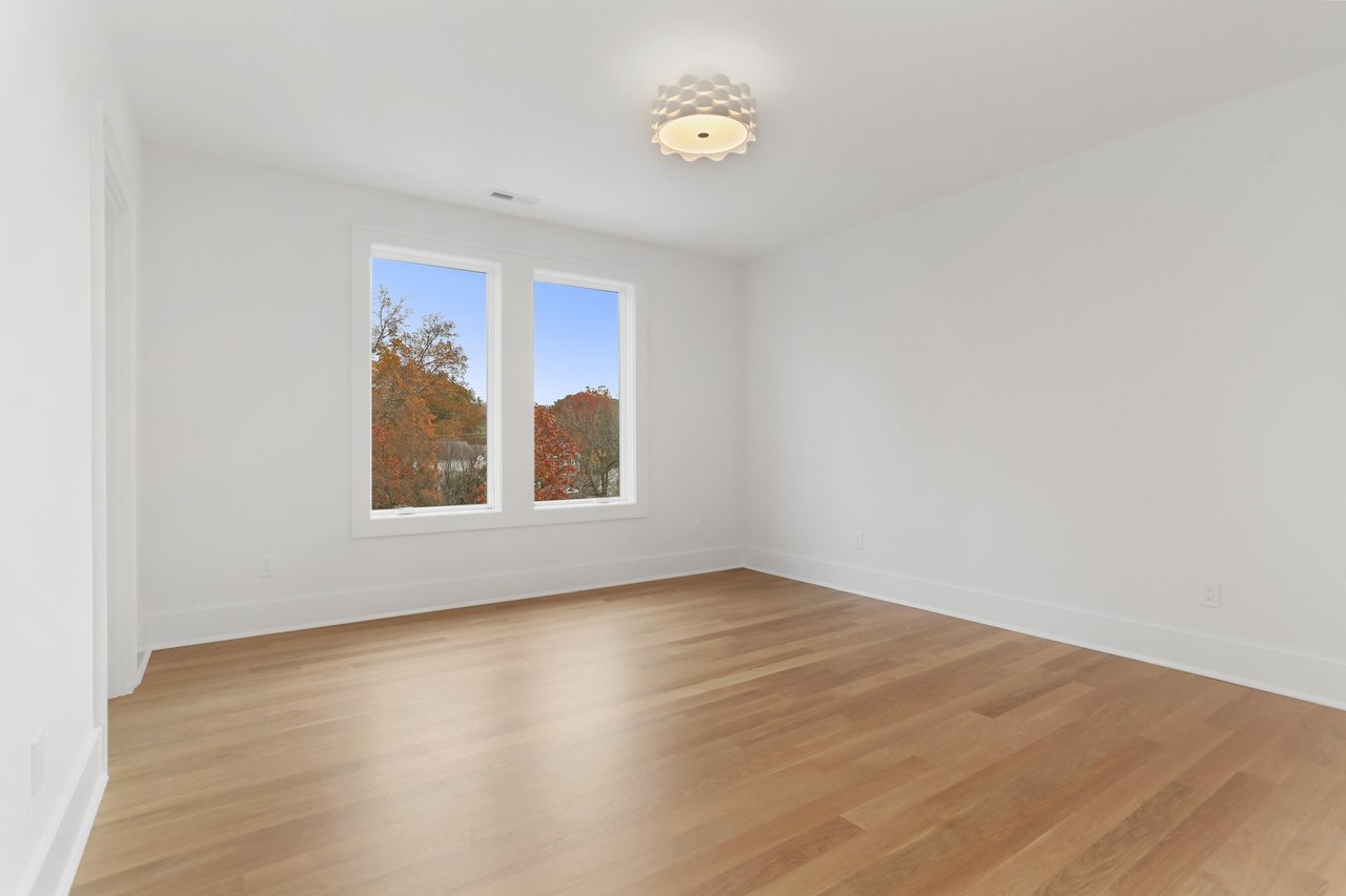 10 Bolton Lane