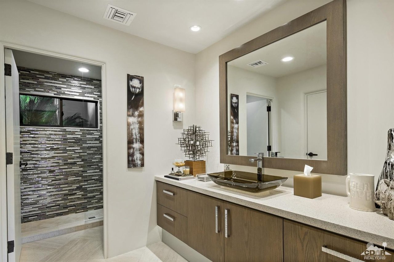 Welcome to Paradis! New to the Market, 6 Bdrm/ 6 Bth, 6,095 sq ft + Guest House. Offered at $3.495M