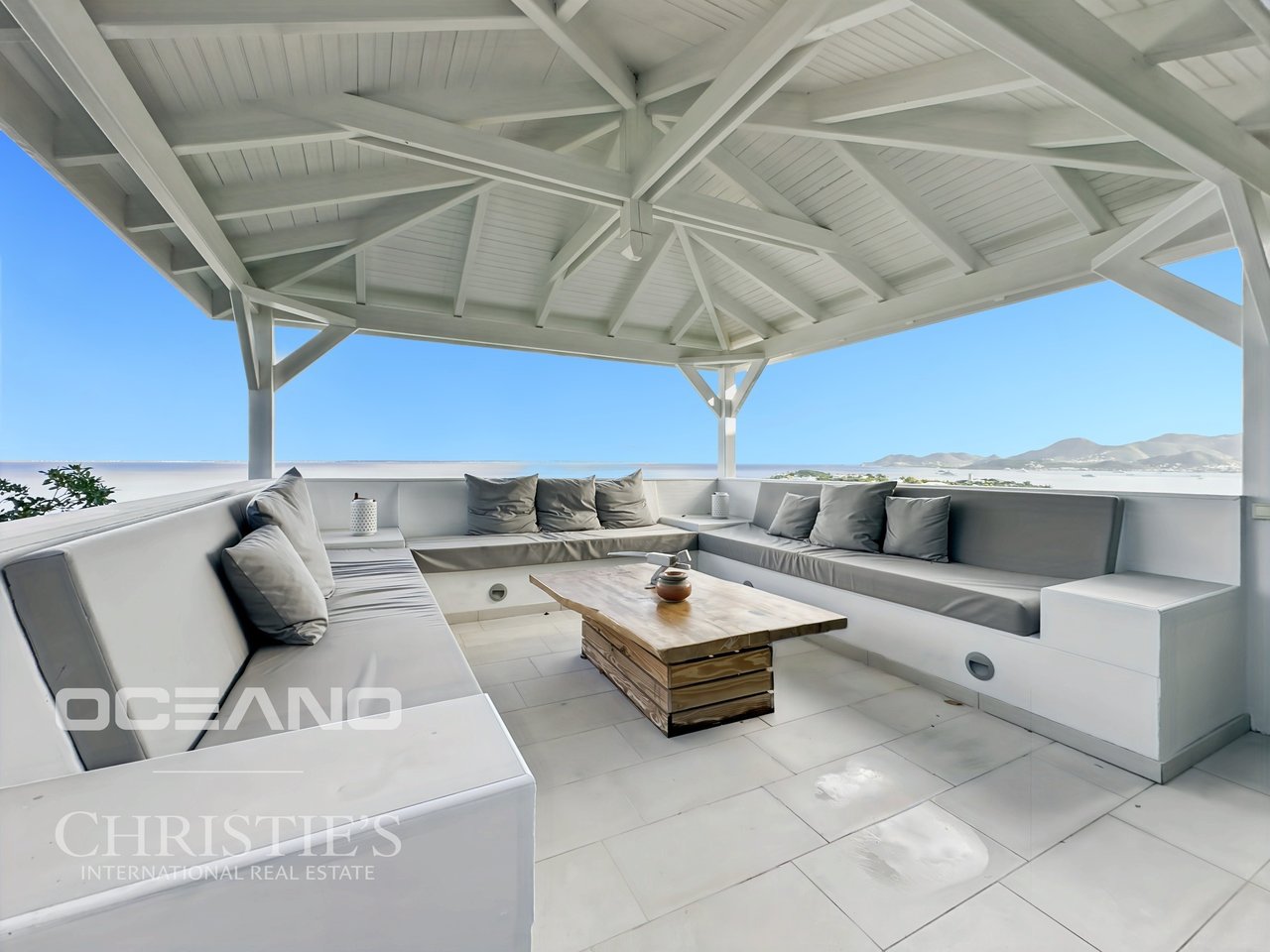 Cliffside Villa - Mont Rouge