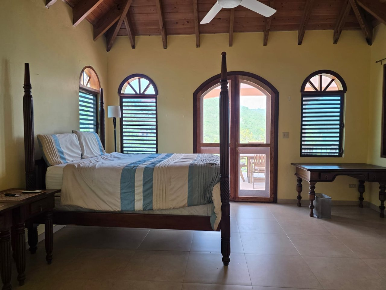 1136 Little Bay 5 Bedroom Home