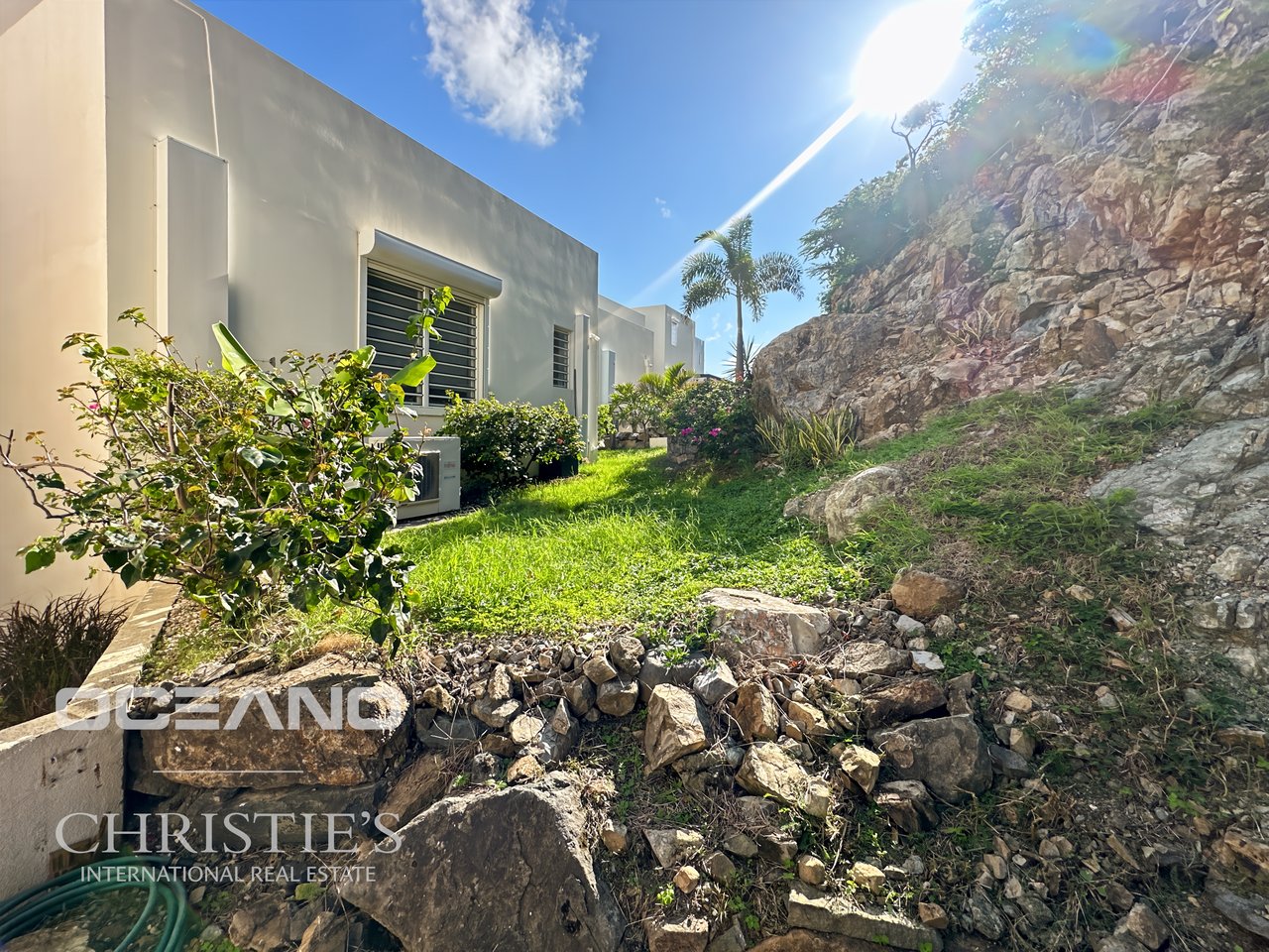 INDIGO BAY - ROOFTOP VILLA WITH OCEAN VIEW