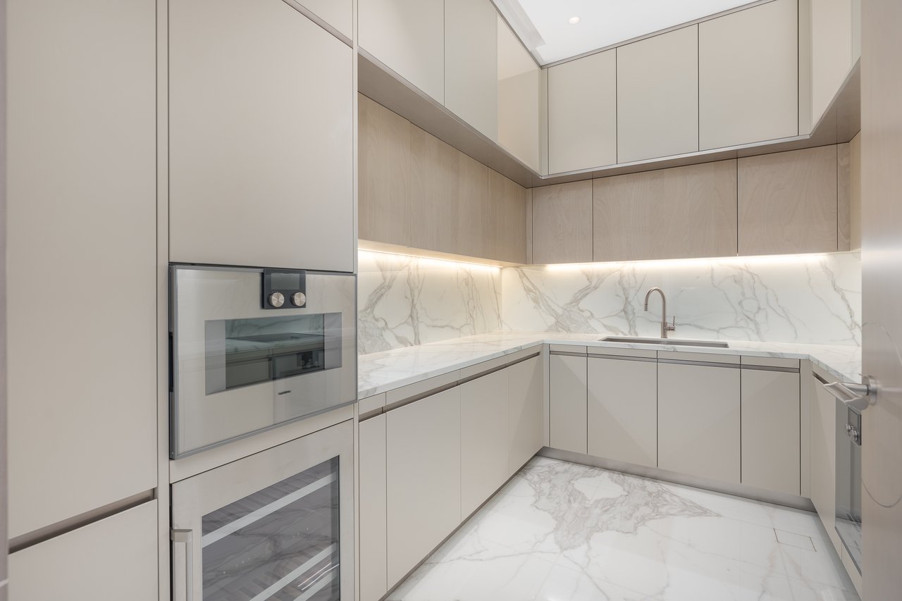 Four Seasons Private Residences - Apartment