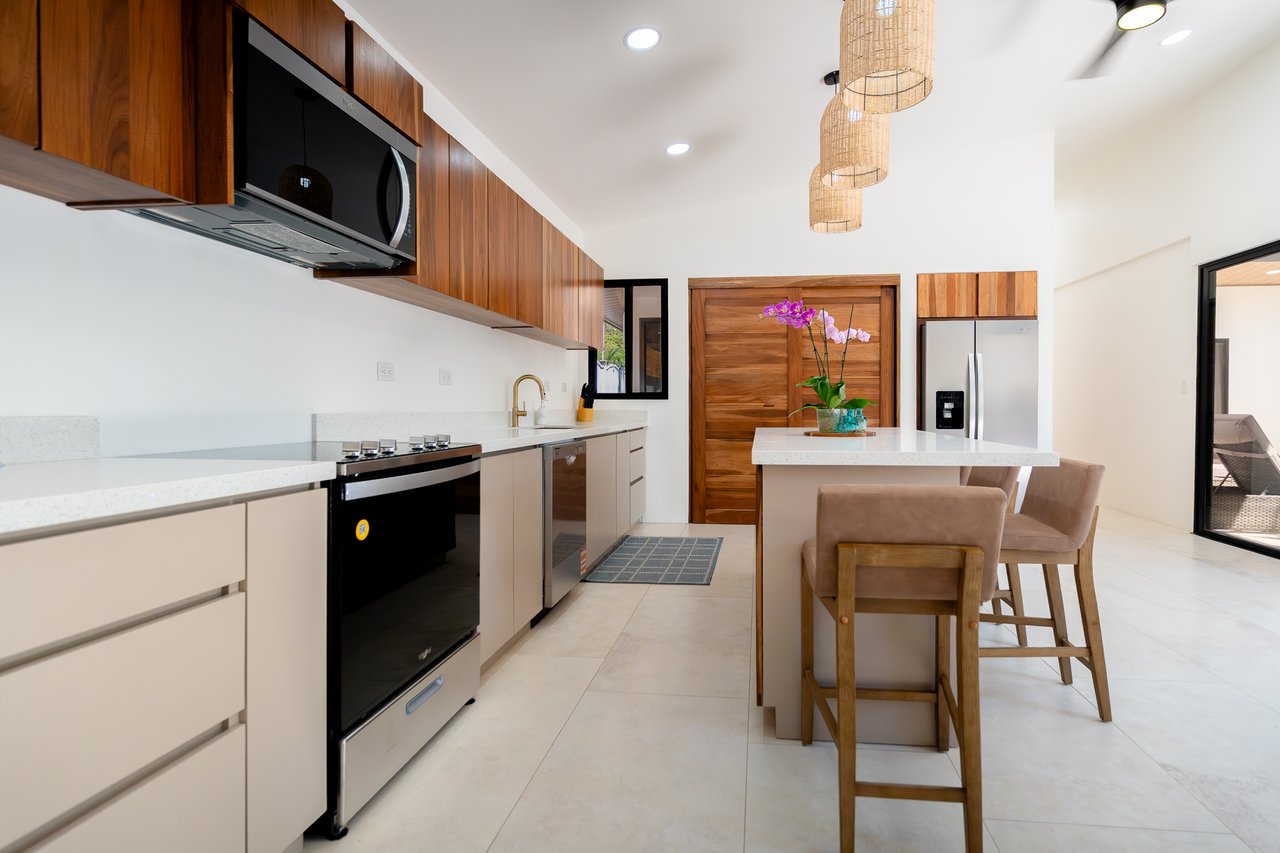 LOCATION,LOCATION, LOCATION – 3-BEDROOM VILLA STEPS FROM THE BEACH