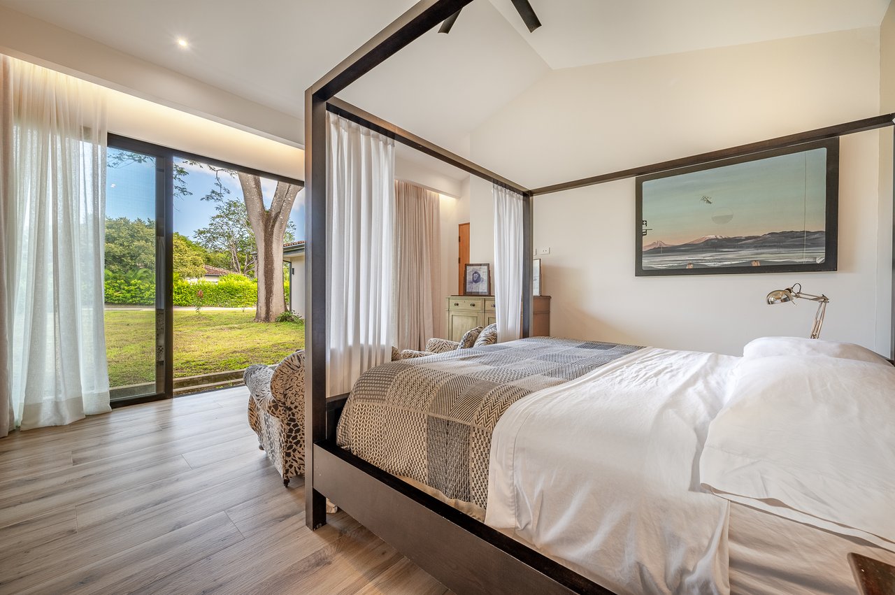 Casa Canto del Agua | Luxury 7-Bedroom Villa with Two Guest Apartments in Hacienda Pinilla’s Reserva de Golf