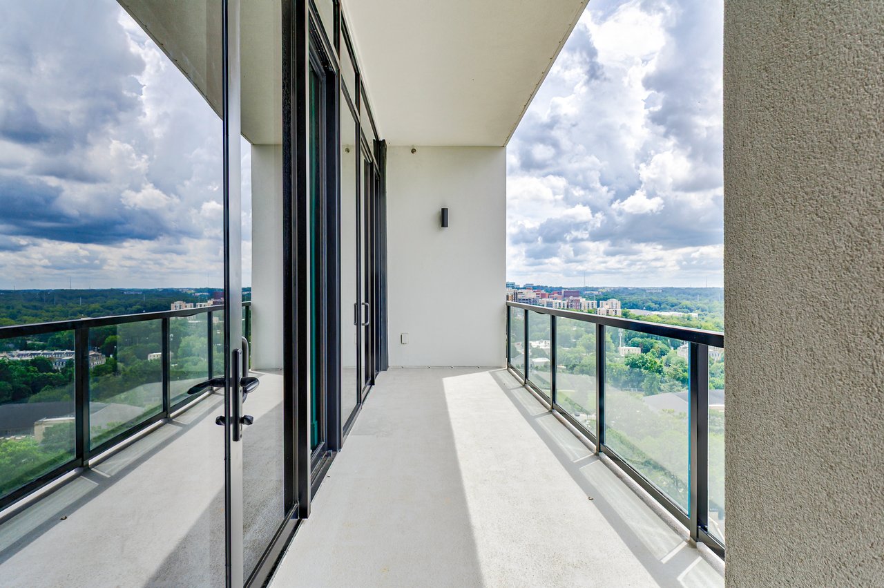 2425 Peachtree Road Unit 1806