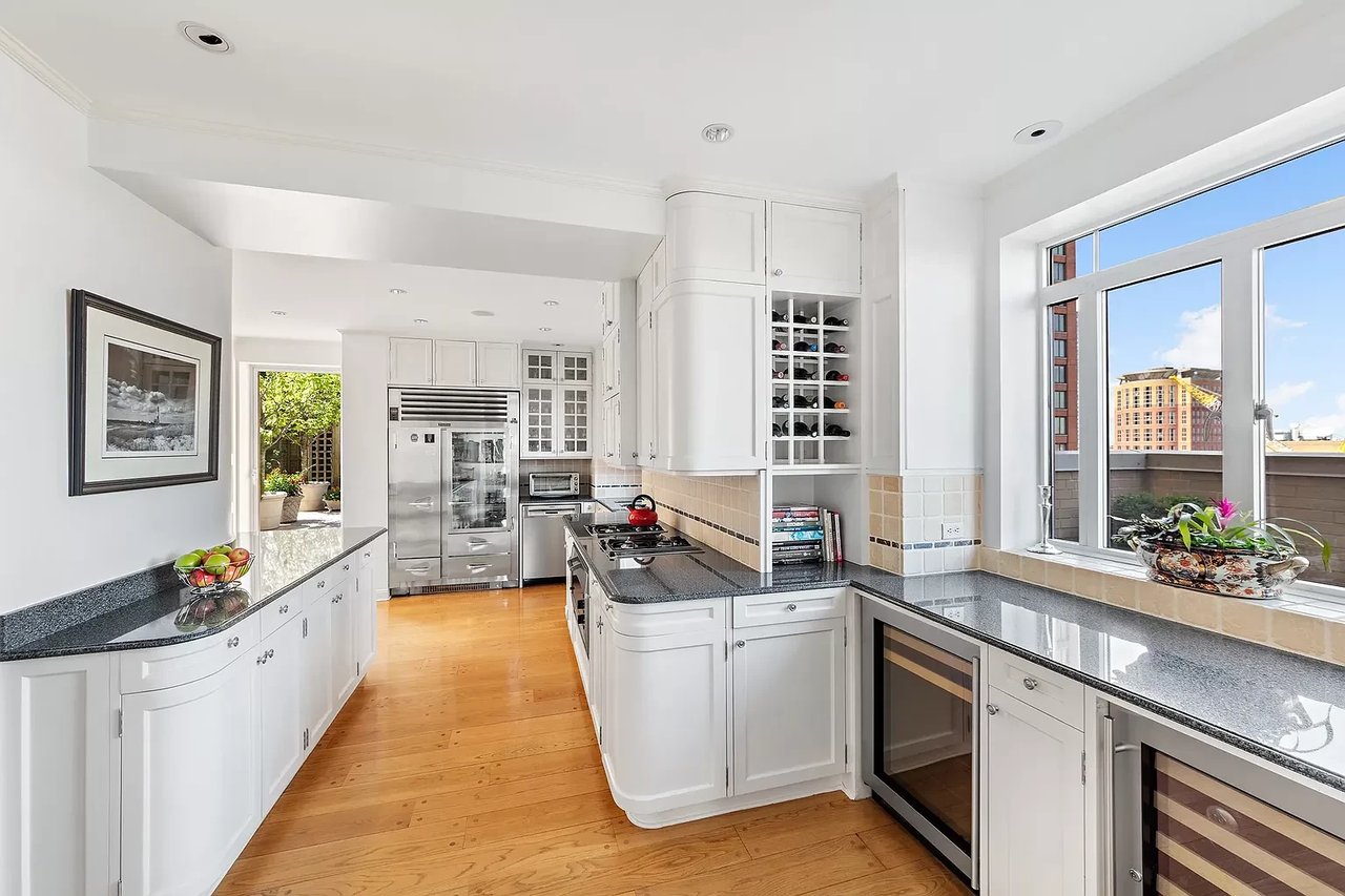 25 CENTRAL PARK W UNIT 21Q