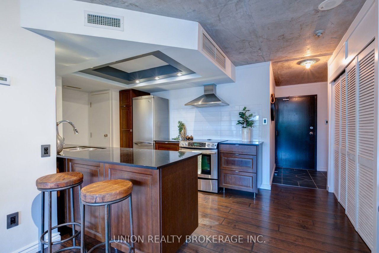 1001 Bay St, Ste #719