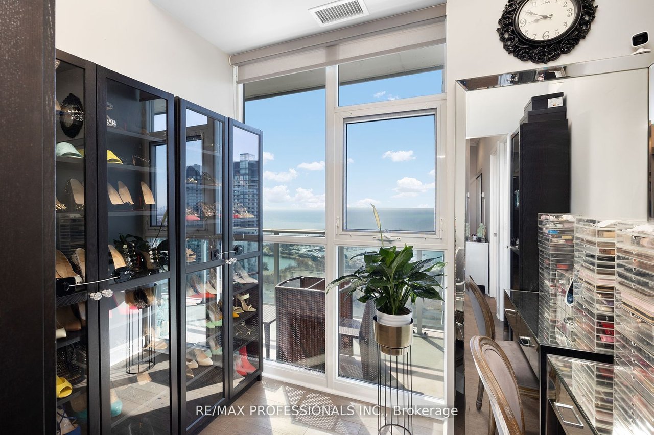 JADE WATERFRONT CONDOS 