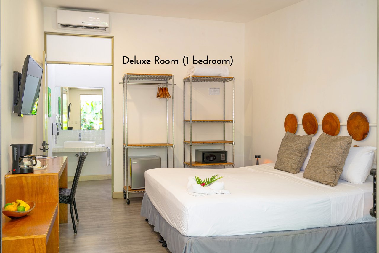 22 Unit Tropical Boutique Hotel steps from Manuel Antonio Park & Beach