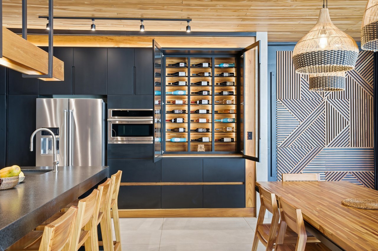 Casa Uchuva | Architectural Harmony of Wood, Stone, and Light