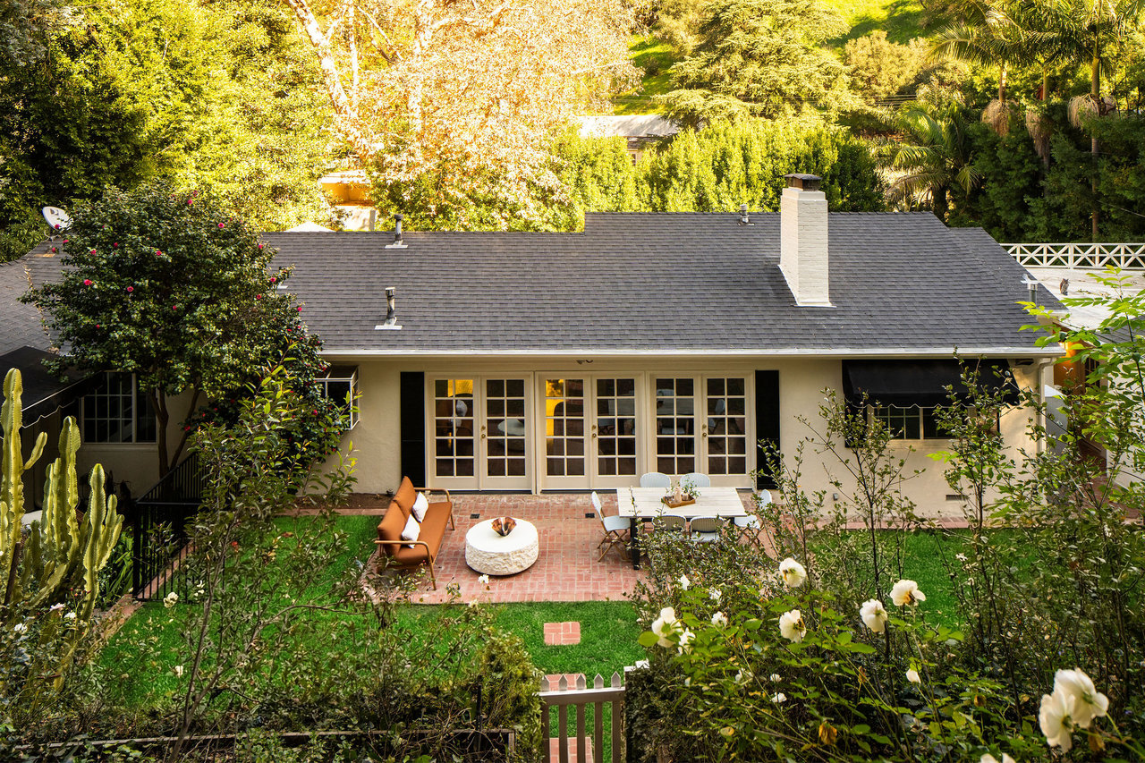 2533 Benedict Canyon Drive