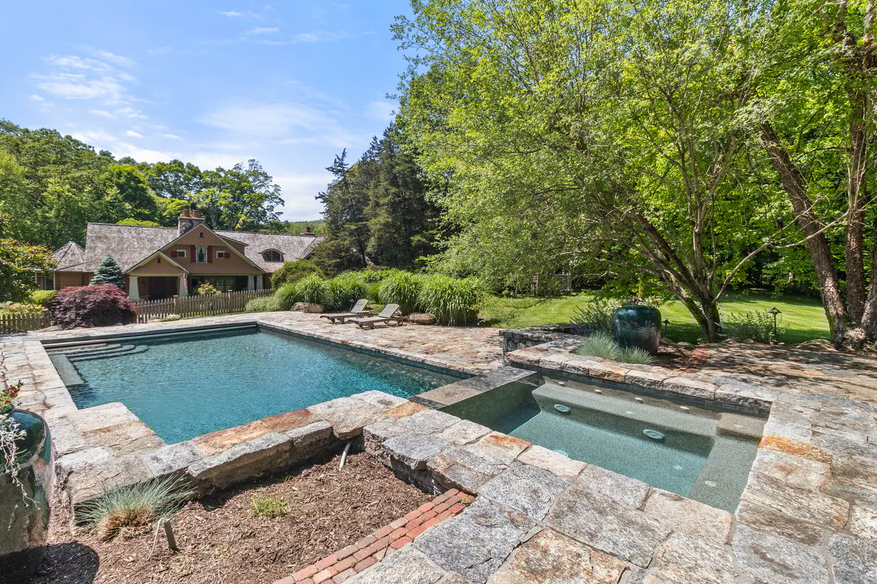 54 Old Stone Hill Road