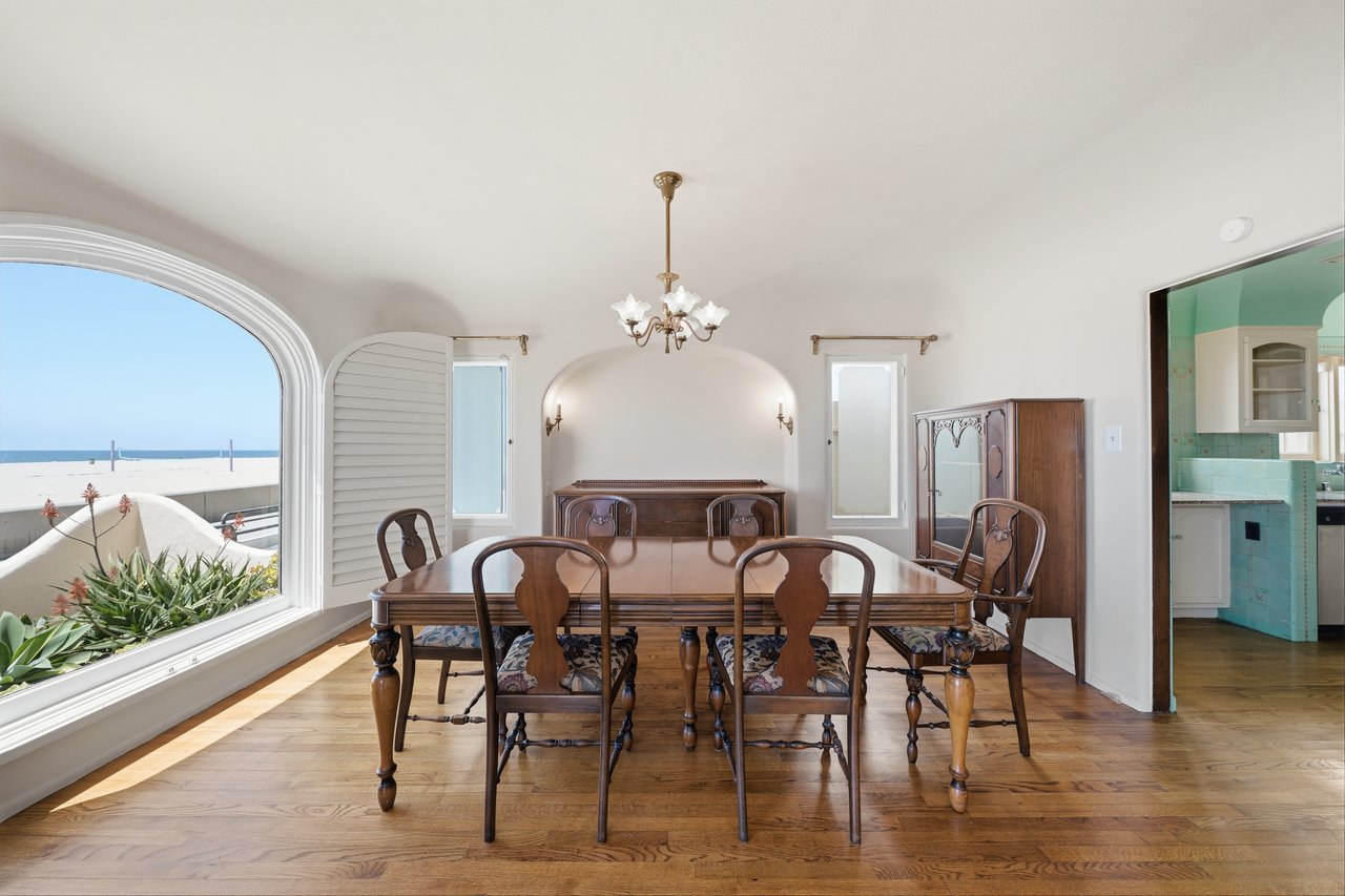1602 The Strand (Entire Property)