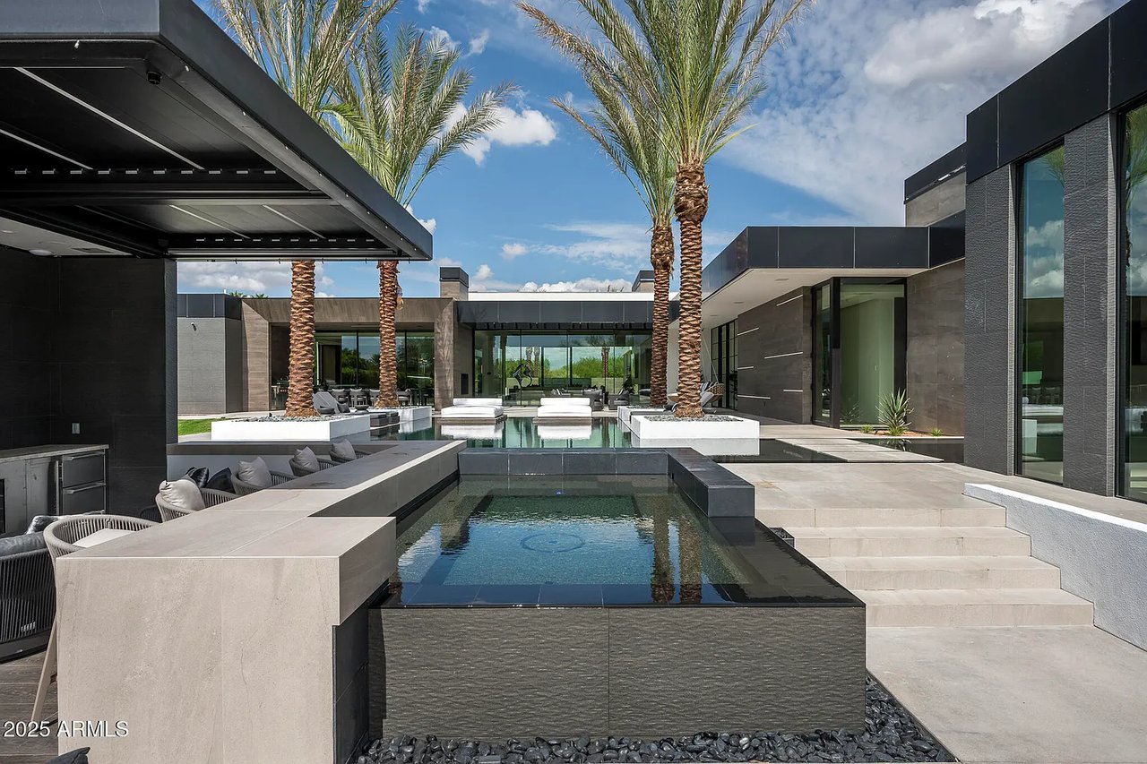 6911 E Jackrabbit Rd