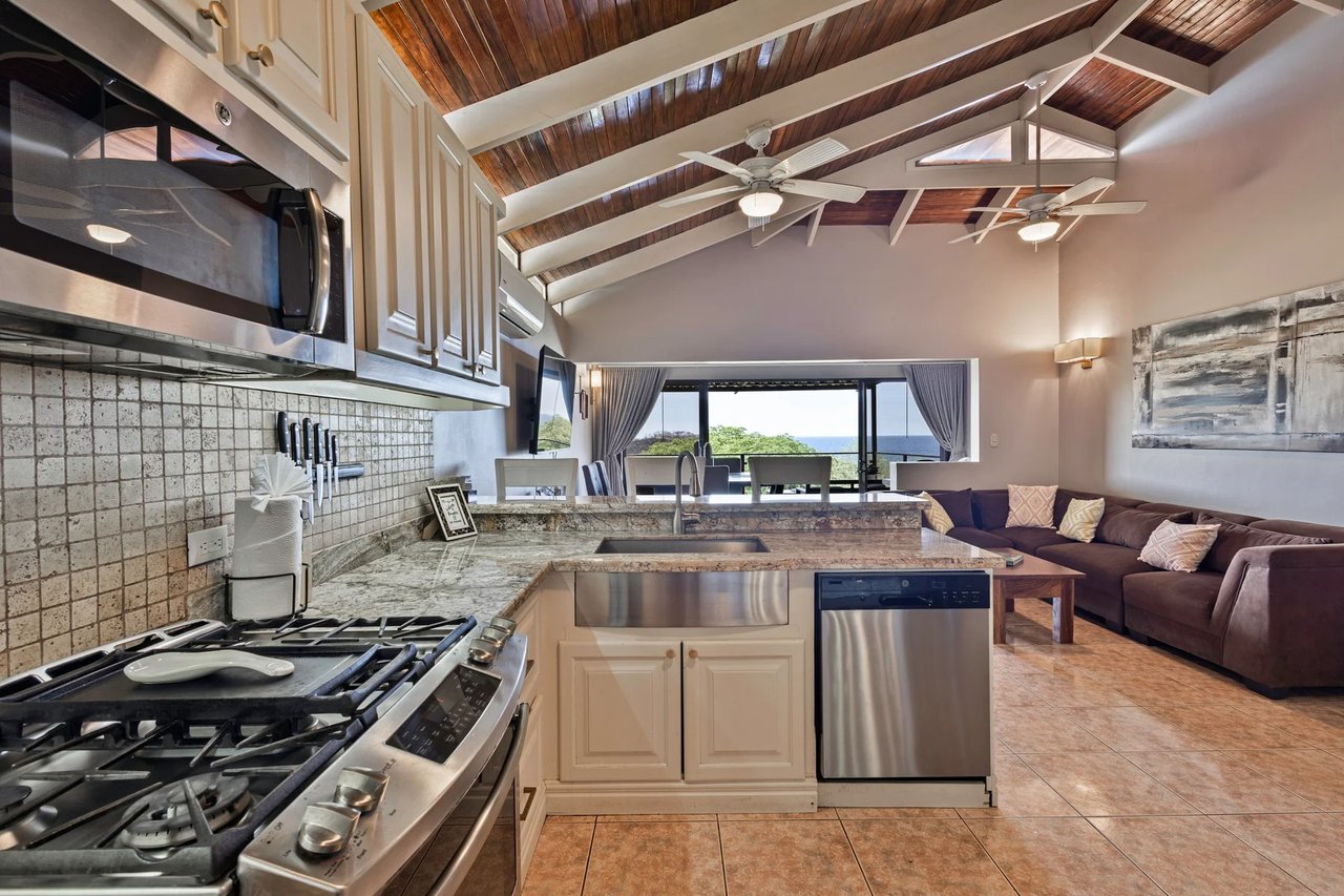 Beachfront Villa Los Almendros Ocotal