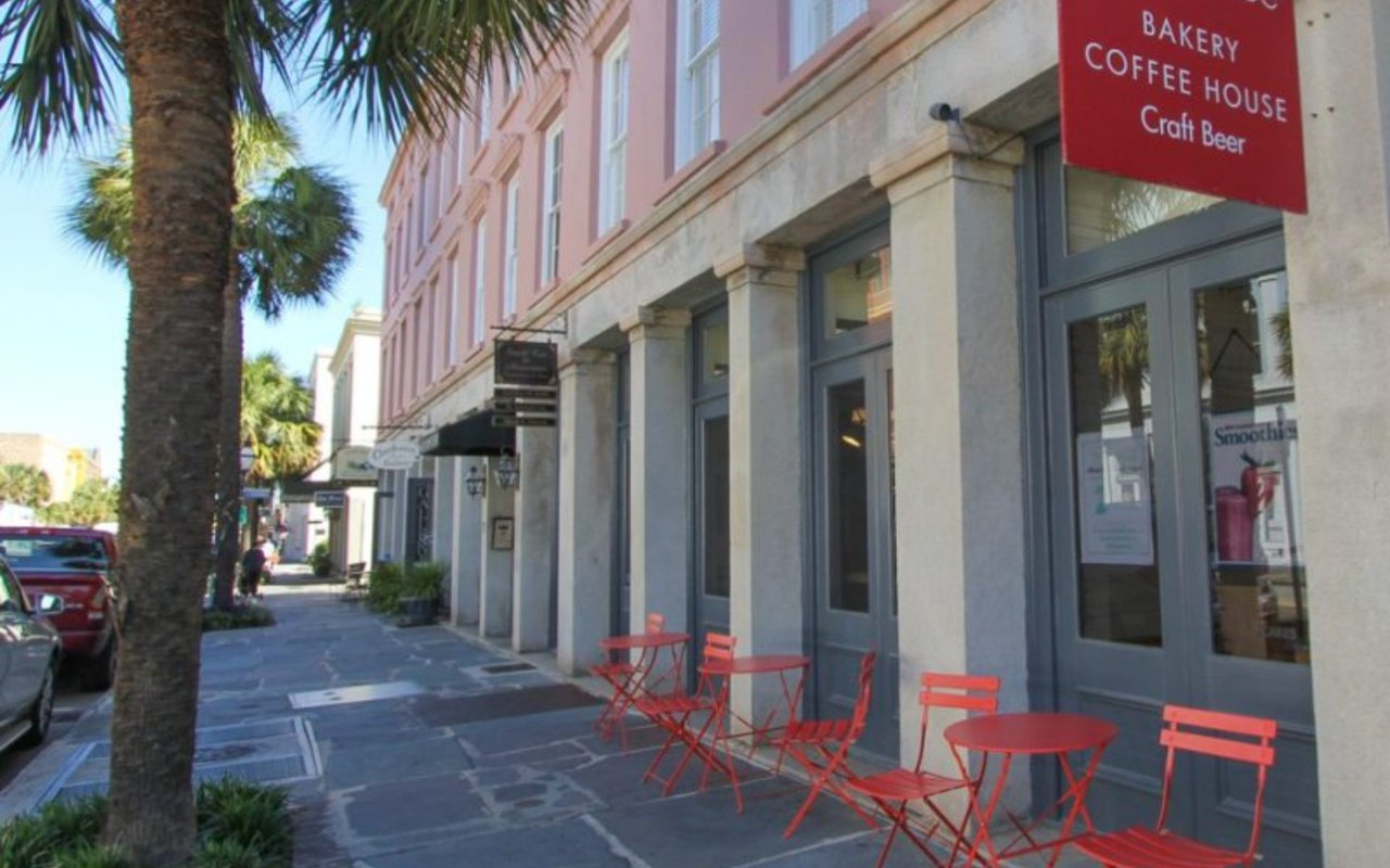 Dine Al Fresco In Charleston