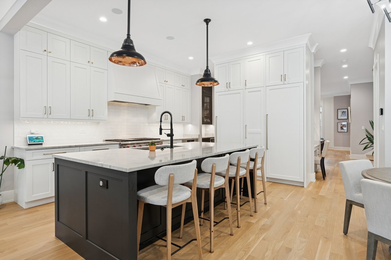 2026 W. Waveland- A North Center Gem!
