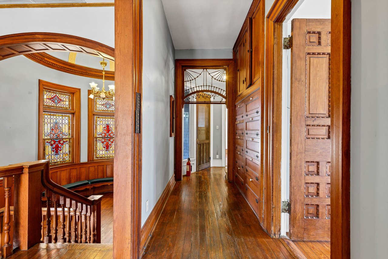 Top Neighborhoods to Invest in King William, TX This Year