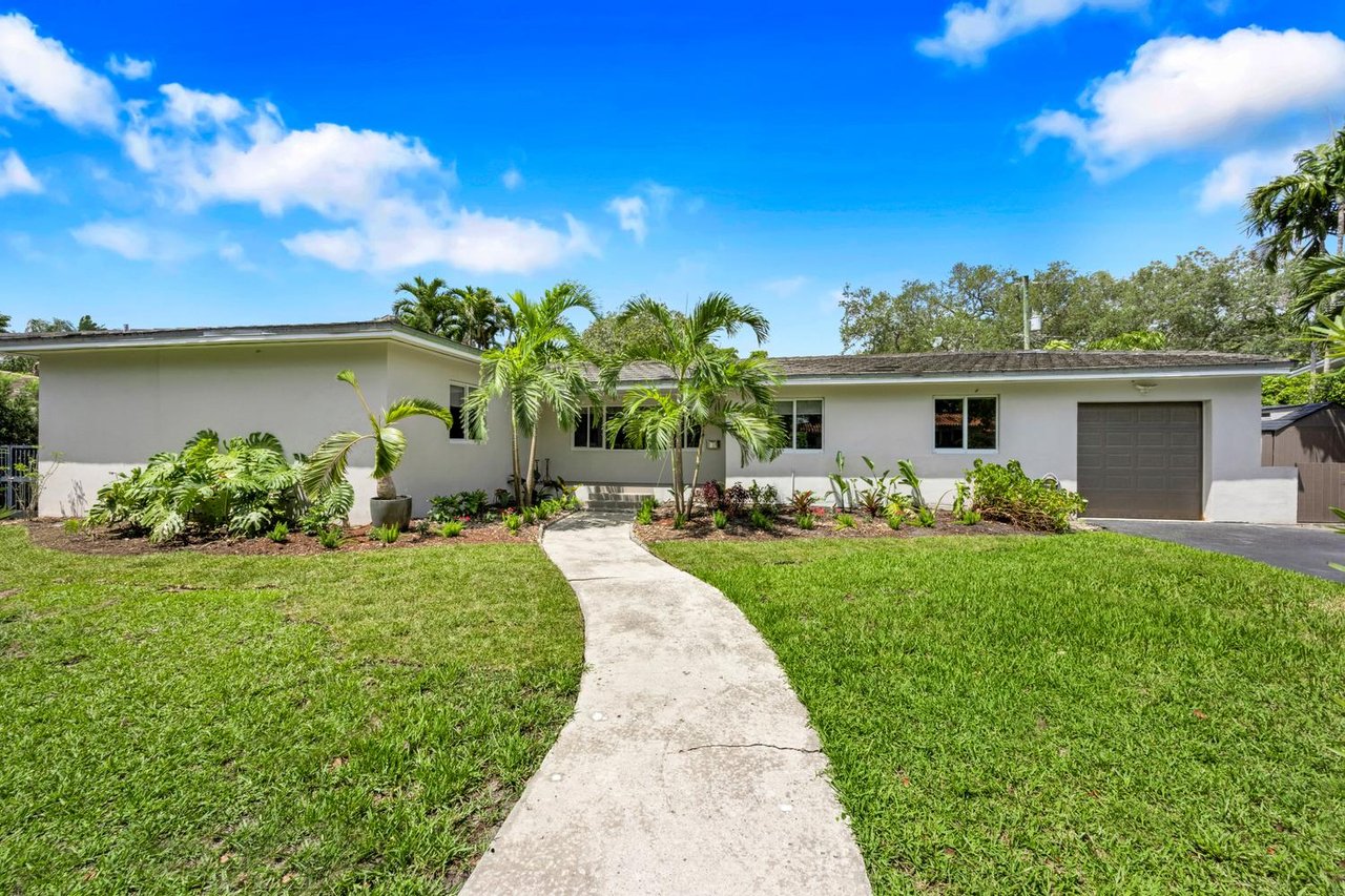 Under Contract in Just 1 Day: 6610 Santona St Sells for $2,200,000