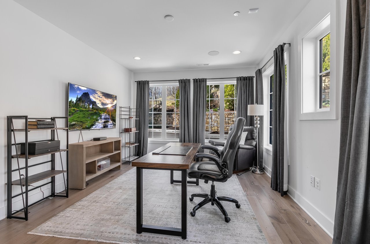 8201 River Rd, Bethesda, MD 20817