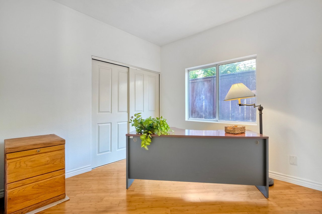 1025 Honeysuckle Dr