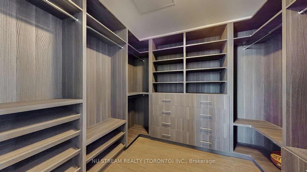 ICONIC LIVING AT 100 HARBOUR ST