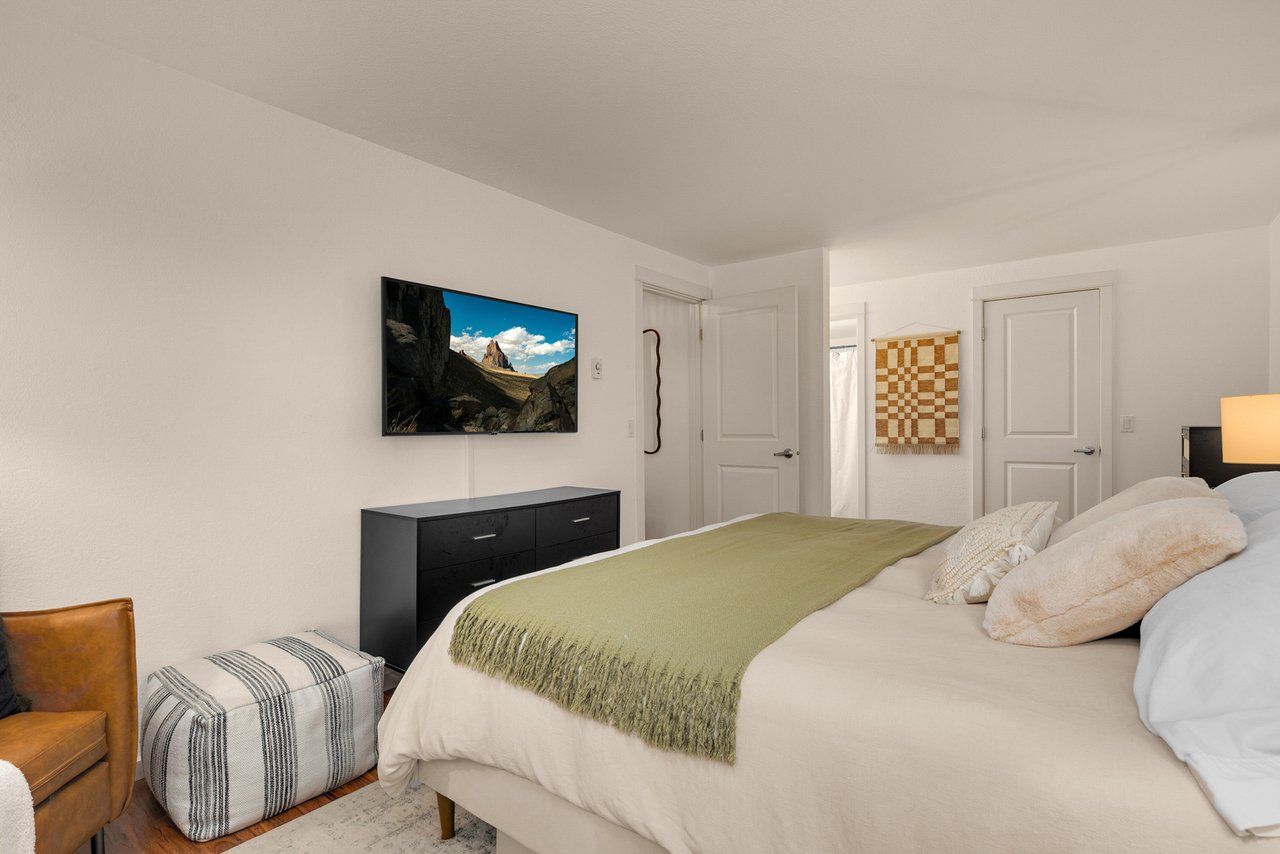 215 9th Street Unit: D102