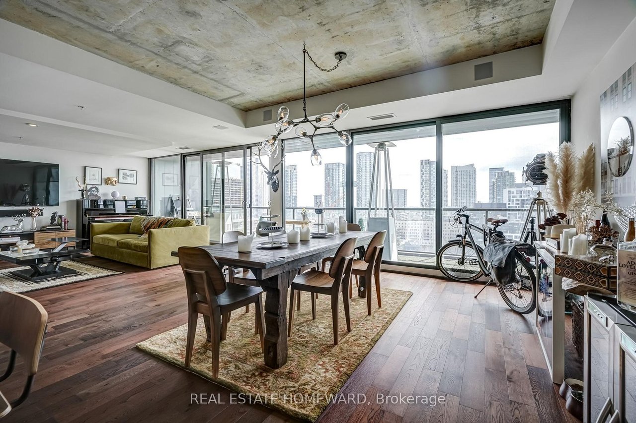 KING WEST LUXURY 